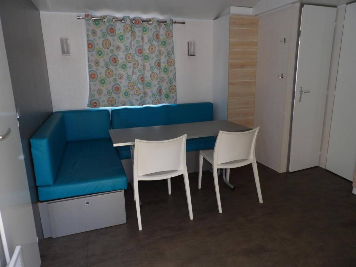 Mobil-Home Terrasse Semi-Couverte Limeuil エクステリア 写真